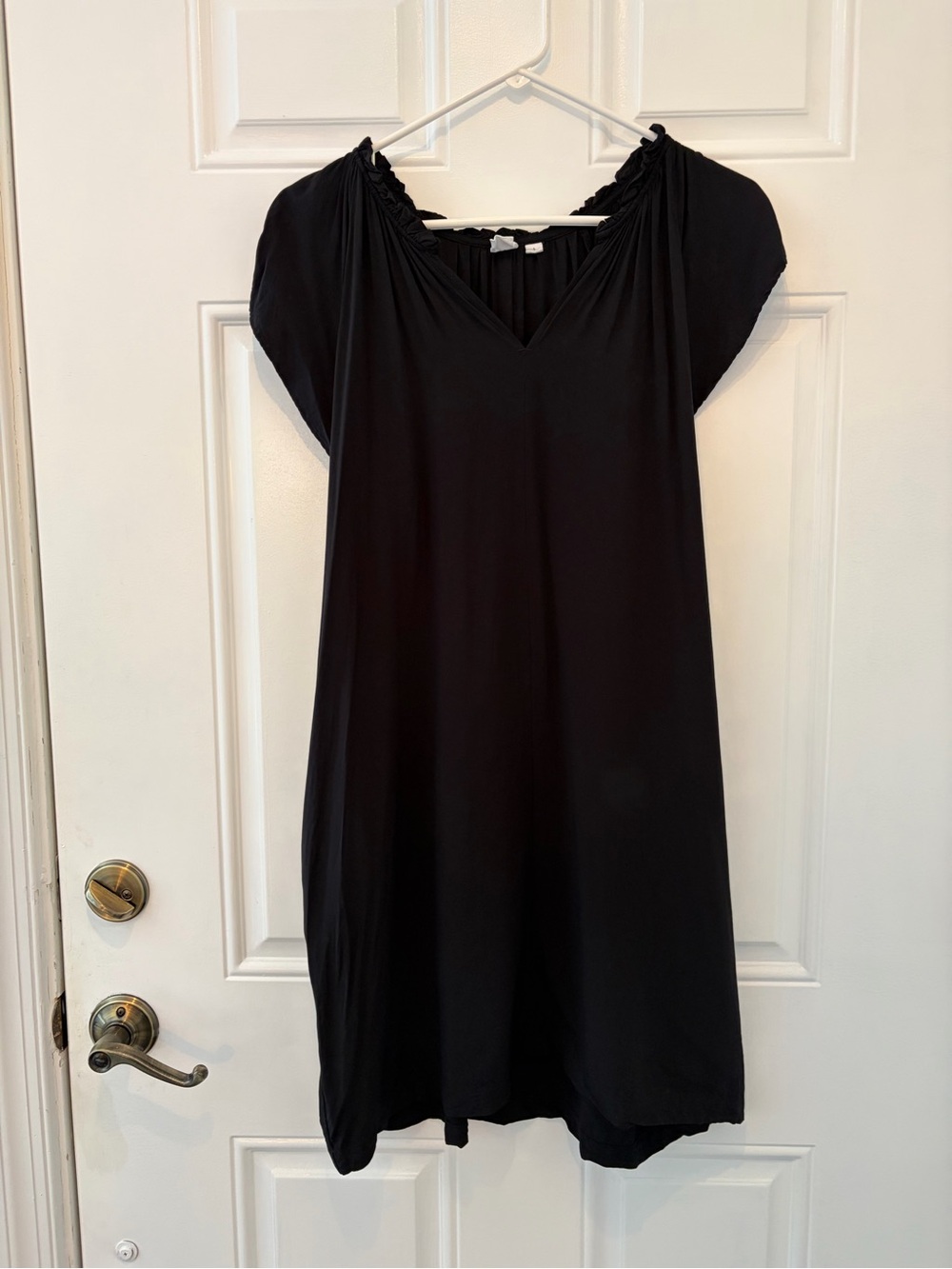 GAP Black V-Neck Cap Sleeve Mini Dress